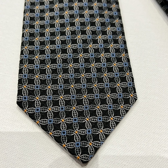 Berrend DeWitt  Made in Italy Men's 100% Silk Classic Tie - Picture 2 of 10